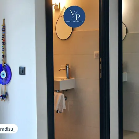 Paradisu Villa *