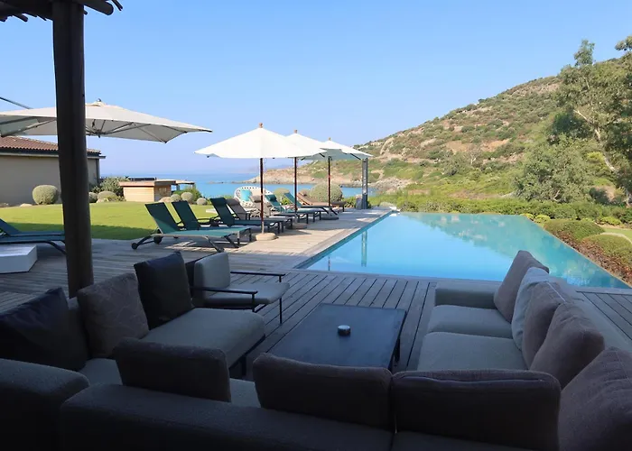 Paradisu Villa *